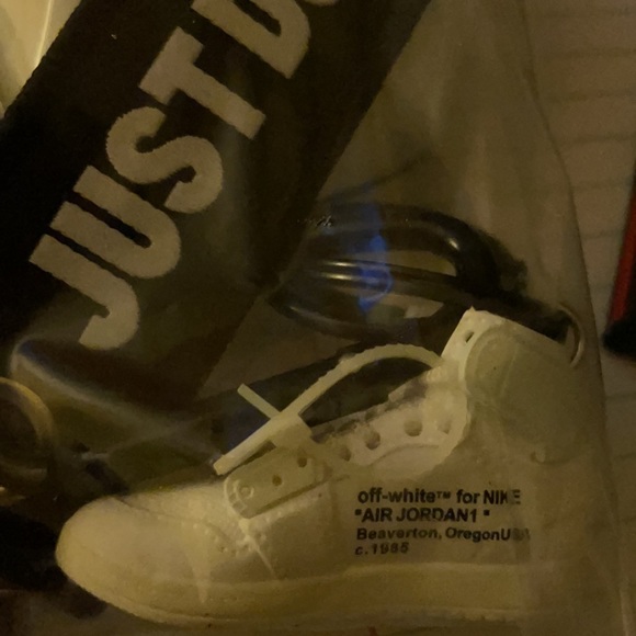 AirPod case - Picture 4 of 5